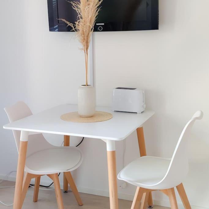 New Studio Pastel Near Helsinki Airport In Kivistoe Vantaa Extérieur photo
