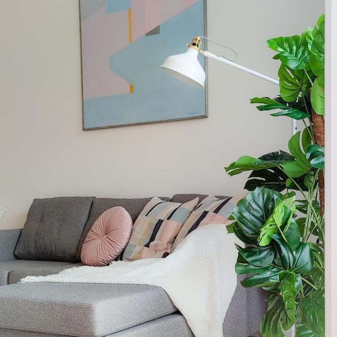 New Studio Pastel Near Helsinki Airport In Kivistoe Vantaa Extérieur photo