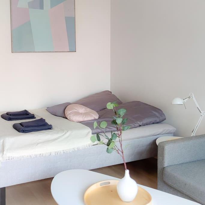 New Studio Pastel Near Helsinki Airport In Kivistoe Vantaa Extérieur photo