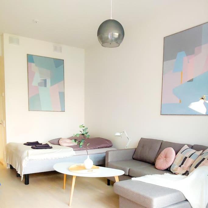 New Studio Pastel Near Helsinki Airport In Kivistoe Vantaa Extérieur photo